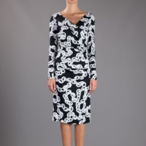 Dresses & Skirts - Diane Von Furstenburg super flattering dress